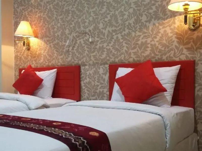 Queen City Hotel Banjarmasin Банджармасін Екстер'єр фото