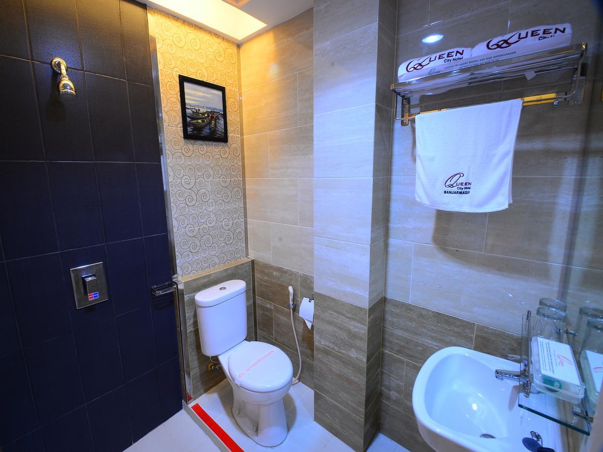 Queen City Hotel Banjarmasin Банджармасін Екстер'єр фото