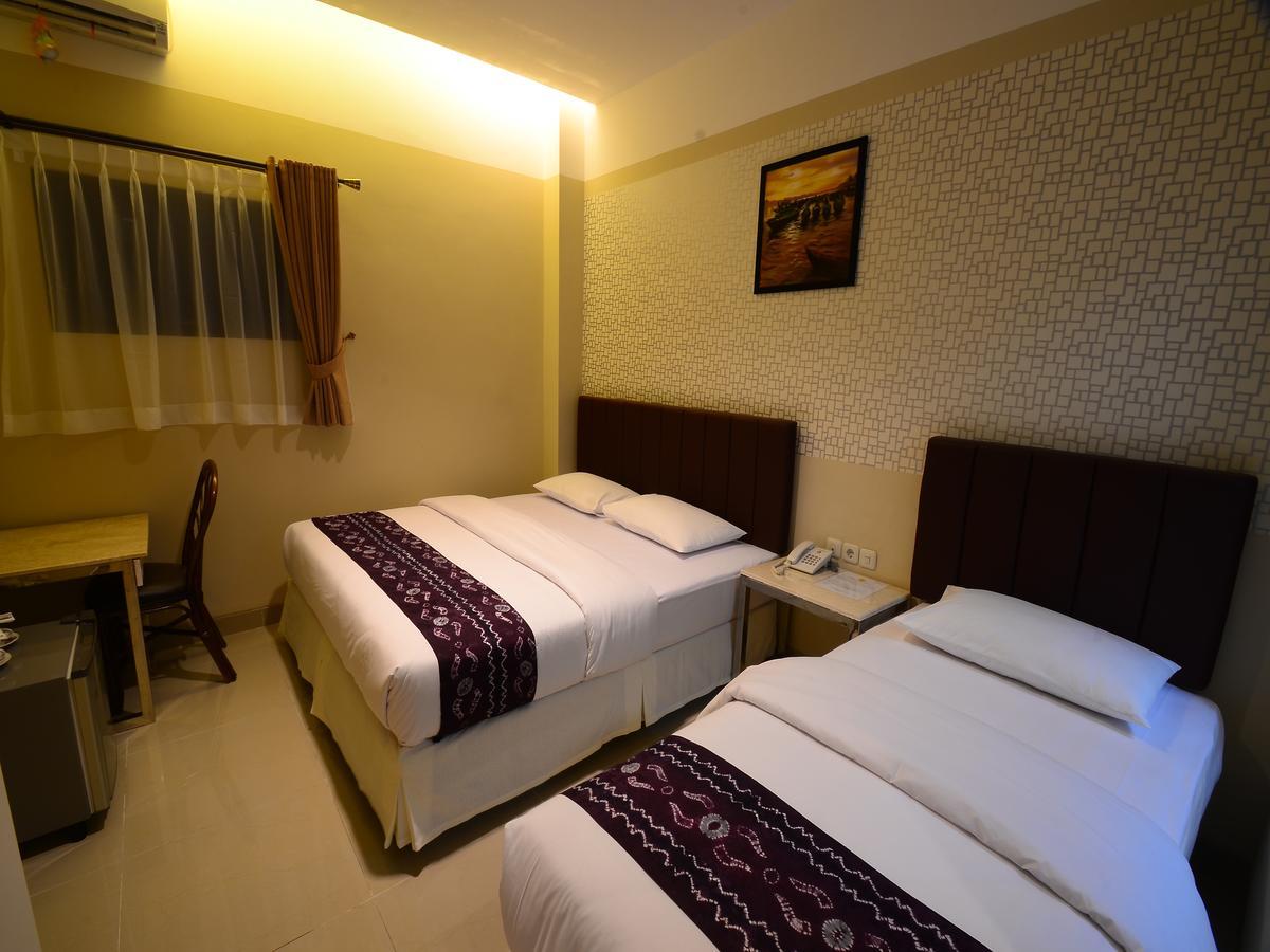 Queen City Hotel Banjarmasin Банджармасін Екстер'єр фото