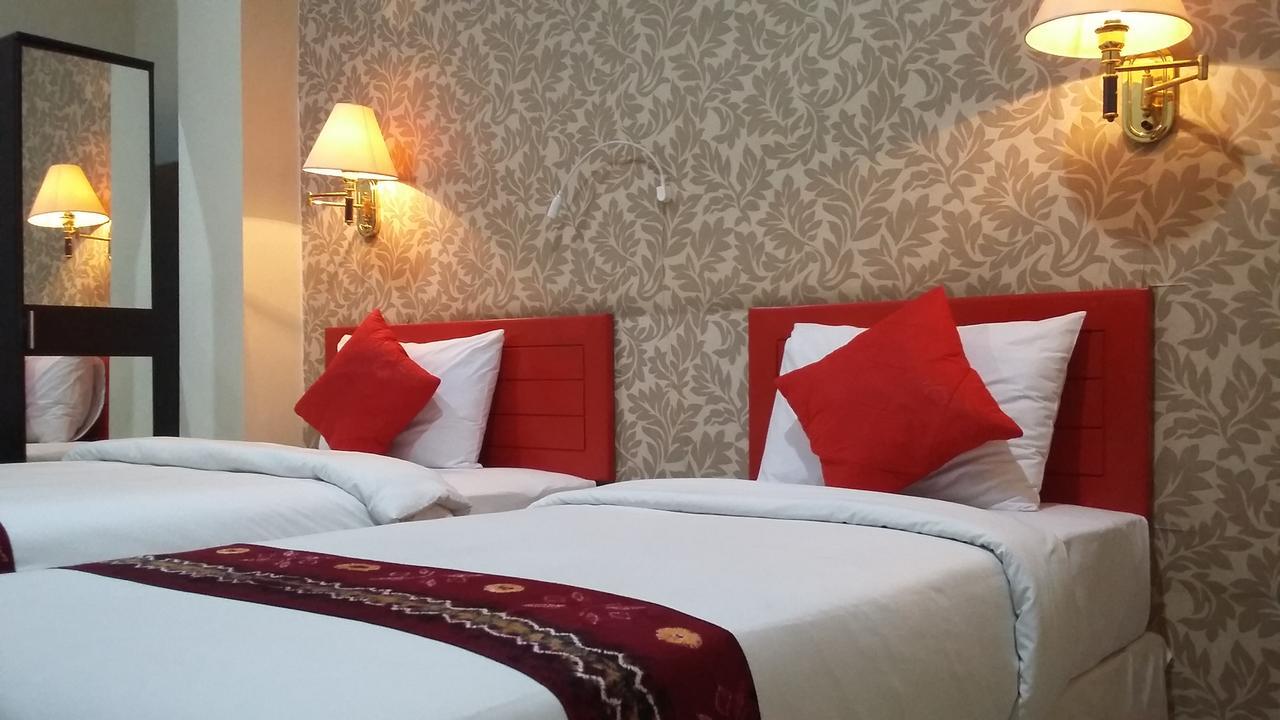 Queen City Hotel Banjarmasin Банджармасін Екстер'єр фото