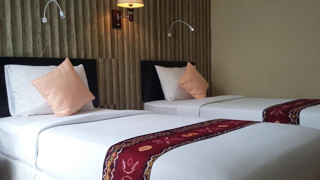 Queen City Hotel Banjarmasin Банджармасін Екстер'єр фото